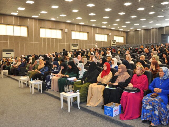 پانێڵێک لەبارەی ڕۆڵی ئافرەت لە پاراستنی ژینگەی زانکۆ لە کۆلێژمان ئەنجامدرا