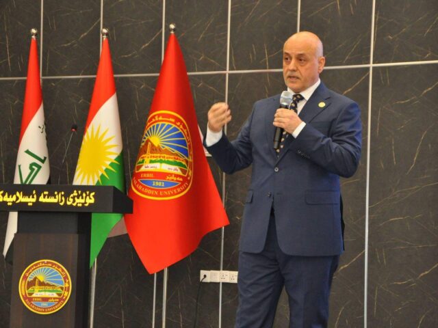 سیمینارێک بەناونیشانی “ئەتەکێتی هەڵسوکەوتی قوتابی زانکۆ” لە کۆلێژمان ئەنجامدرا